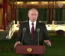 Putin'in yeni kararı g&uuml;ndem oldu: İ&ccedil;eride yasak, dışarıda serbest  