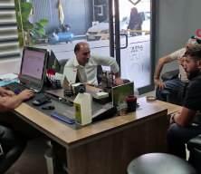 Sazan sarmalı ile oto dolandırıcılığı son anda &ouml;nlendi