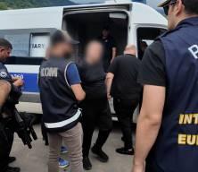 2 organize su&ccedil; &ouml;rg&uuml;t&uuml; elebaşı T&uuml;rkiye'ye iade edildi