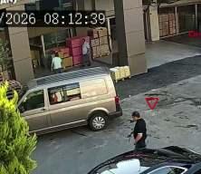 Bayrampaşa&rsquo;da sinyal kesiciyle aracın kilitlenmesini engelleyip 200 bin lira &ccedil;alan ş&uuml;pheli tutuklandı