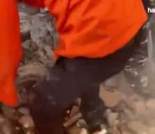 Endonezya'da 7,7 b&uuml;y&uuml;kl&uuml;ğ&uuml;nde şiddetli deprem!
