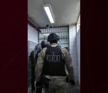 Arjantin su&ccedil; &ouml;rg&uuml;t&uuml; elebaşının yakalanma g&ouml;r&uuml;nt&uuml;lerini paylaştı