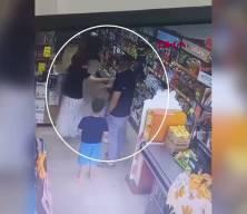 Markette paketleri yırtan &ccedil;ocuğu uyardığı i&ccedil;in darbedildi