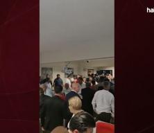 Menderes Belediyesi Başkanvekili se&ccedil;imi &ouml;ncesi salon karıştı!