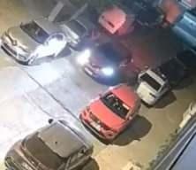 Sultangazi'de otomobile silahlı saldırı; s&uuml;r&uuml;c&uuml; son anda kurtuldu