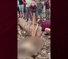 Nepal'deki sel felaketinde hayatını kaybedenlerin ziynet eşyalarını &ccedil;aldılar