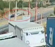 Gaziantep'te d&ouml;rt kişinin &ouml;ld&uuml;ğ&uuml; feci kaza saniye saniye g&uuml;venlik kamerasında!