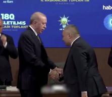 &Ouml;zarslan&rsquo;dan S&ouml;zc&uuml;&rsquo;ye &lsquo;Tosuncuk&rsquo; tepkisi: &lsquo;Bunun adı eleştiri değil, sistematik saldırıdır&rsquo;