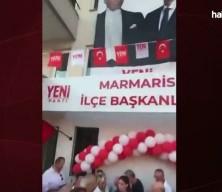 Yeni Parti Marmaris&rsquo;teki il&ccedil;e binasının a&ccedil;ılışında Haluk Levent şarkısı &ccedil;aldı