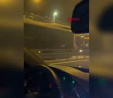 Seyir halindeki metrob&uuml;s alev alev yandı