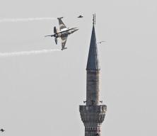 SOLOT&Uuml;RK'ten Zafer Bayramı i&ccedil;in İstanbul'da nefes kesen g&ouml;steri