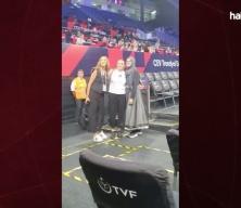 Tesett&uuml;re girerek voleybolu bırakması Uğur D&uuml;ndar'ı kızdırmıştı! Aysun &Ouml;zbek ortaya &ccedil;ıktı