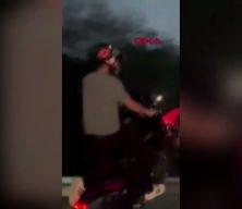 Beykoz&rsquo;da motosikletlinin tek teker şovu trafiği tehlikeye attı