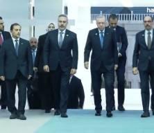 İbrahim Kalın yeni imajıyla dikkat &ccedil;ekti