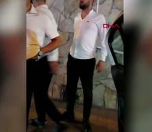 Karak&ouml;y&rsquo;de Kanadalı turiste, takside &ouml;nce gasp sonra bı&ccedil;aklı saldırı iddiası; saldırı anları kamerada