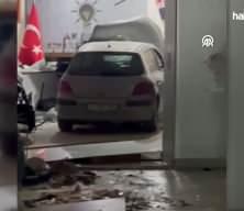 Manisa'da freni boşalan otomobil AK Parti il&ccedil;e binasına daldı!