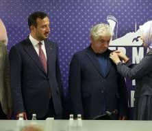 &Uuml;sk&uuml;dar Belediye Meclisi&rsquo;nin CHP'li 4 &uuml;yesi AK Parti'ye katıldı!