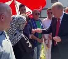 Cumhurbaşkanı Erdoğan Rize'de komşularını ziyaret etti