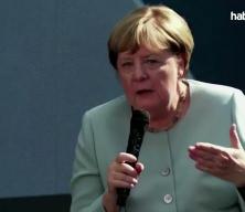 AfD'nin se&ccedil;im zaferi Merkel'i &uuml;zd&uuml;: Şu an kalbim kan ağlıyor