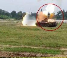 &Ccedil;in yapımı tank Bangladeş'teki tatbikatta infilak etti: 2 asker &ouml;ld&uuml;