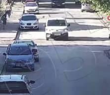 Eskişehir'de feryat y&uuml;kseldi: Minik Elif'in can verdiği kaza kamerada!