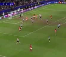 Galatasaray, UEFA Şampiyonlar Ligi'nde Sporting'e 3-1 yenildi.