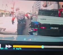 Gebze'deki korkun&ccedil; ihmal kayıtta: Kasadan sarkan demir g&ouml;z&uuml;ne saplandı!