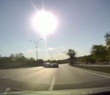 Trafik magandası sollama yaparken başka araca &ccedil;arptı