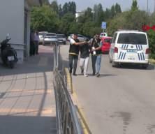 Adana'da cinayet! &Ccedil;ocukluk arkadaşını &ouml;ld&uuml;rd&uuml;