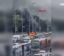 İETT otob&uuml;s&uuml; alev alev yandı!