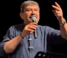 &Uuml;reticiyle bir arya gelen CHP&rsquo;li Toroslar Belediye Başkanı Abdurrahman Yıldız skandal ifadelere imza attı: Satmayın! G&ouml;t&uuml;r&uuml;n dereye d&ouml;k&uuml;n