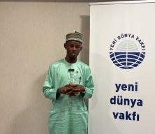 Kamerunlu &ouml;ğrenciden Yeni D&uuml;nya Vakfı&rsquo;na vefa ziyareti