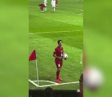 Arda G&uuml;ler su istedi, trib&uuml;nler hemen cevap verdi