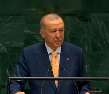 Cumhurbaşkanı Erdoğan BM k&uuml;rs&uuml;s&uuml;nde &Uuml;stad Sezai Karako&ccedil;&rsquo;un mısralarıyla tarihe not d&uuml;şt&uuml;: ''Gerekirse bedel &ouml;deriz''