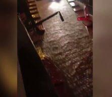 İstanbul'u sağanak vurdu: Yollar g&ouml;le d&ouml;nd&uuml;