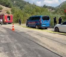 Osmaniye'de otomobil 50 metrelik u&ccedil;uruma yuvarlandı: 1 &ouml;l&uuml;, 1 yaralı