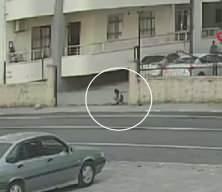 Hatay'da oyun oynayan 4 yaşındaki &ccedil;ocuk, geri manevra yapan otomobilin altında kaldı