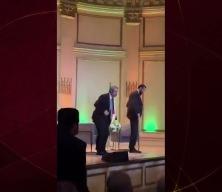 Şara'nın samimi anları: New York'ta koltuk şakası