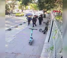 &Uuml;sk&uuml;dar'da direksiyon hakimiyetini kaybeden ara&ccedil; &ouml;ğrencilere &ccedil;arptı