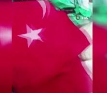 Bayrak provokasyonunun altından kendisi &ccedil;ıktı