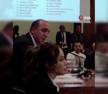CHP'den istifa eden Konyaaltı Belediye Başkanı Kotan'ın katıldığı meclis toplantısında gerginlik yaşandı