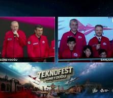 Teknofest G&uuml;neydoğu'da renkli anlar: Erdoğan Şanlıurfa t&uuml;rk&uuml;s&uuml; istedi, t&uuml;rk&uuml;n&uuml;n s&ouml;zleri dikkat &ccedil;ekti