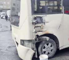 G&uuml;ng&ouml;ren'de tramvay, minib&uuml;se &ccedil;arptı