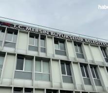 Mersin B&uuml;y&uuml;kşehir Belediye Başkanı Se&ccedil;er ve 58 kişi yolsuzluk iddiasıyla g&ouml;zaltında