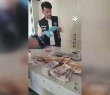 Mersin'de yolsuzluk soruşturması: Ş&uuml;phelinin evinden servet &ccedil;ıktı