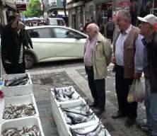 900 gramlık palamut 50 lira: Vatandaş sıraya girdi