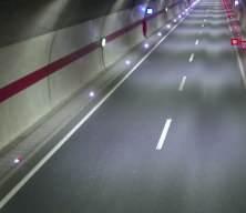 Beton mikserine &ccedil;arpan ara&ccedil; takla atıp alev aldı: Feci kaza anı kamerada!