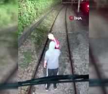 Treni ka&ccedil;ıran yolcular i&ccedil;eri alınmayınca ter&ouml;r estirdi
