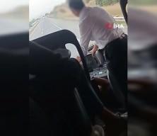 Bursa'da y&uuml;ksek hızda seyrederken şof&ouml;r değiştirdiler: Dehşet anları kamerada!