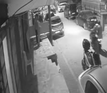 K&uuml;&ccedil;&uuml;k&ccedil;ekmece'de cinayet anı kamerada; 2 ş&uuml;pheli yakalandı